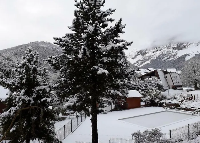 Duplex 3 Pieces. Pieds Des Pistes Et Balcon!